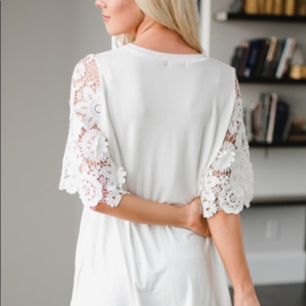 White tee with beautiful lace crochet sleeves. - Picture 2 of 6